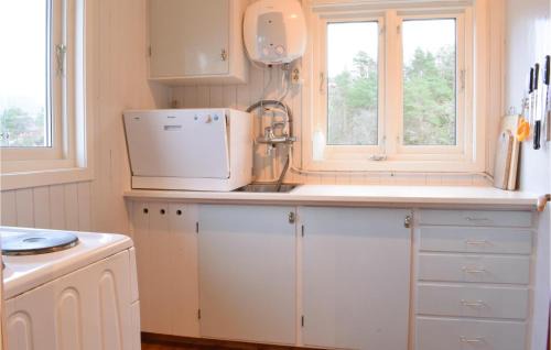 Eikelandsosen House | Nice Home In Eikelandsosen With Sauna
