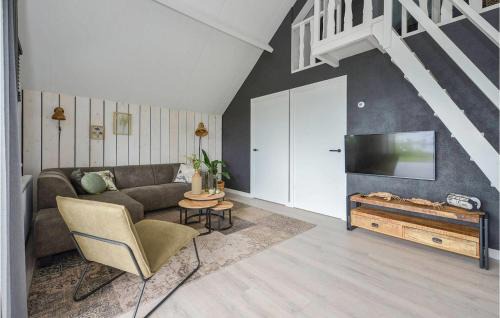Kerkdriel House | Nice Home In Kerkdriel With Kitchen