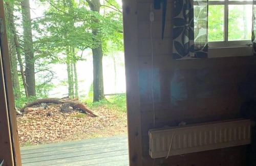 Roke House | Nice little cottage by the lake with boat