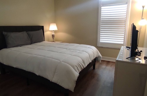 Caloosahatchee Resort | Nice sunset condo in Cape Coral on the canal