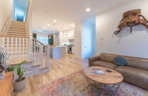 Oak Cliff House | Nicest Rental in Vibrant Bishop Arts! Beautifully decorated with luxury bedding.