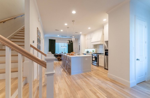 Oak Cliff House | Nicest Rental in Vibrant Bishop Arts! Beautifully decorated with luxury bedding.