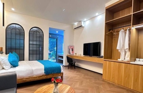 Oyster Bay Hotel | No. 33 Lodge