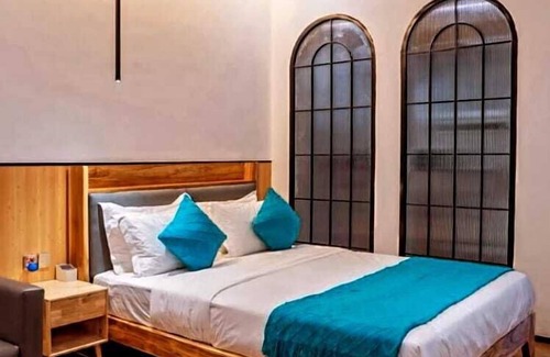 Oyster Bay Hotel | No. 33 Lodge