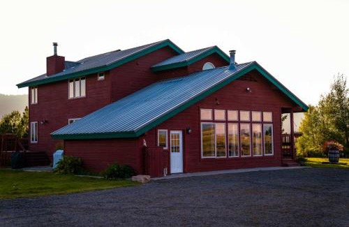 Tamarack Resort House | No Business Lodge