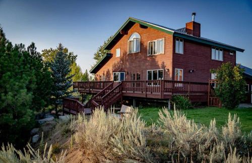 Tamarack Resort House | No Business Lodge