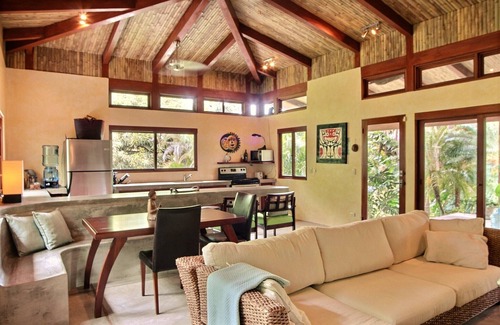 Playa Hermosa Cobano House | No roads to cross or hills to hike! A 3 min walk to exquisite Hermosa Beach!