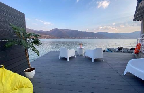 Orsova House | NOAH river house