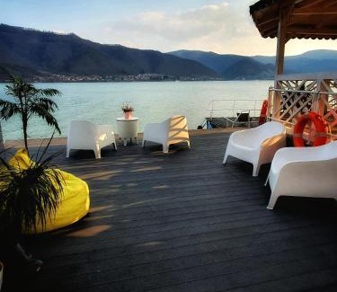 Orsova House | NOAH river house