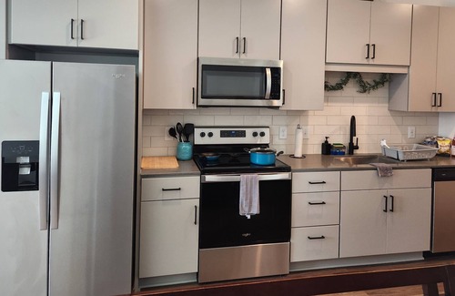 NoDa Apartment | NoDa Davidson street & 36th street walk to street venues & 5 mins to uptown!