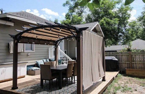 NoDa House | NoDa Updated Mill Home! Amazing Location- Walkable-Bars, Restaurants and Rail!n