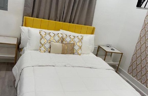 Peak's Suburban Addition Apartment | Nomad Flat Smart Hub