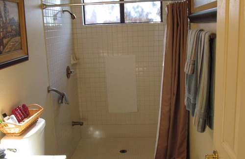 North Scottsdale House | North Scottsdale 1 Bedroom Stand Alone Guest House With Garage.