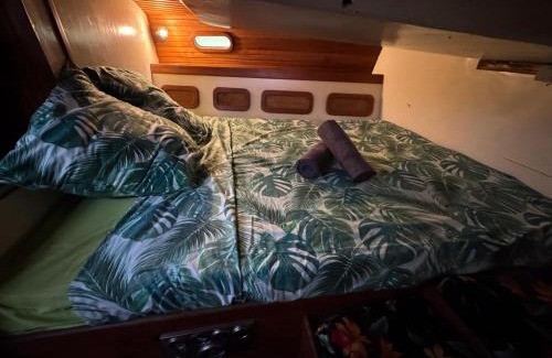 Taiarapu-Est Boat Rental | Nuit insolite sur un voilier