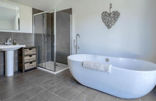 Loch Tay House | Oak Cottage and Hot Tub, Loch Tay