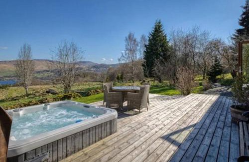 Loch Tay House | Oak Cottage and Hot Tub, Loch Tay