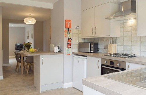 Haverfordwest Cottage | Oak Cottage - UK11212