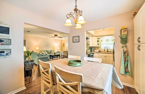 Tranquil Harbour Cottage | Oak Island Home w/Fenced Yard, Walk to Long Beach