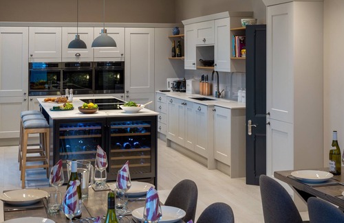 Sedbergh House | OAKDENE COUNTRY HOUSE, family friendly, with hot tub in Sedbergh