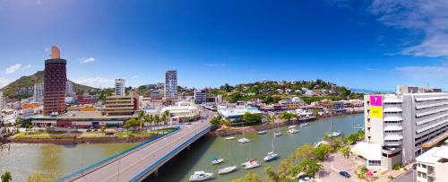 South Townsville Apartment | Oaks Townsville Gateway Suites