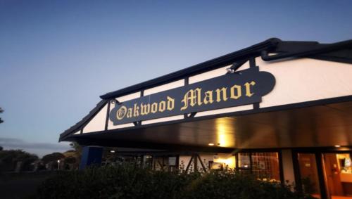 Mangere Hotel | Oakwood Manor Motor Lodge