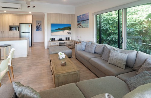 Hamilton Island Apartment | Oasis 12, Beautiful Apartment on Hamilton Island
