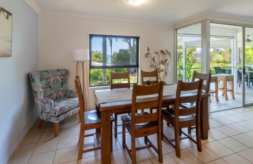 Hamilton Island Apartment | Oasis 2 bedroom Apartment with buggy