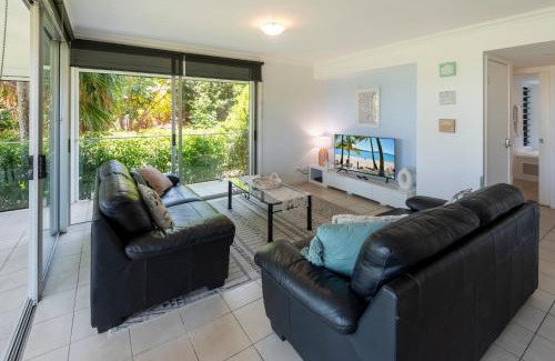 Hamilton Island Apartment | Oasis 2 bedroom Apartment with buggy