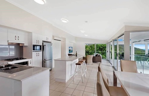 Hamilton Island Apartment | Oasis 20, Beautiful Apartment on Hamilton Island