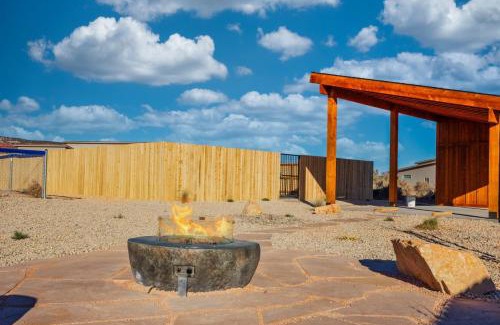 Kanab House | Oasis Retreat for Families l Willow by Stay