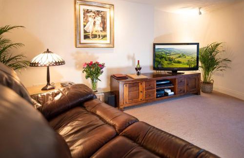 Bourton Apartment | Oberon River View Apartment