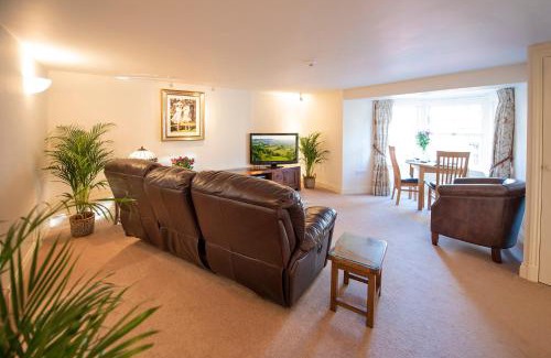 Bourton Apartment | Oberon River View Apartment
