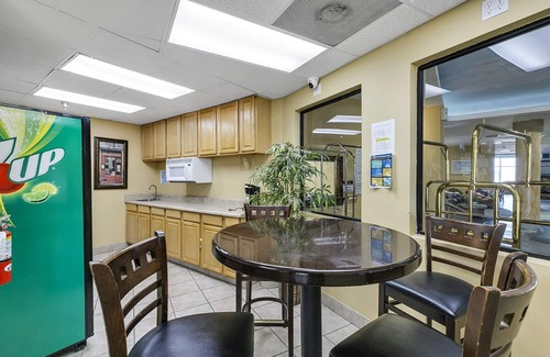 Lenox Park Condo | Ocean Front 1 Bed renovated in Daytona Beach