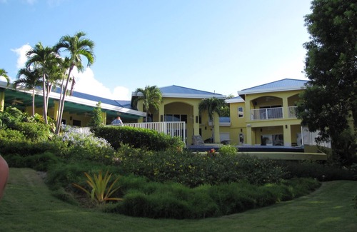 Cabes Point Villa | Ocean Front Villa Lush Property with Private Beach and Lagoon