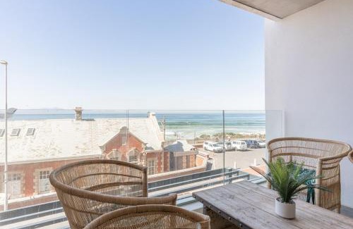 Redhill Apartment | Ocean Glow Apartment 214