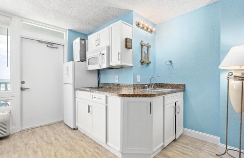 Lenox Park Apartment | Ocean Jewel 219, 1 Bedroom, Ocean View, 2nd Floor, Pool, Sleeps 6