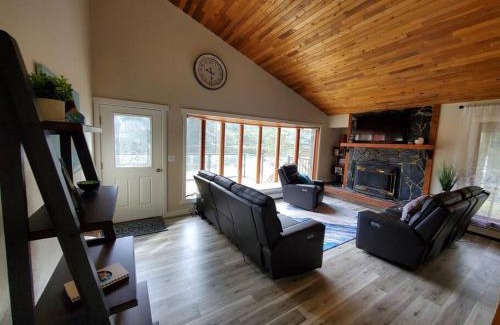 West Juneau House | Ocean & Mountain View Duplex, both sides