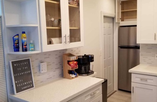 Hollywood Condo | OCEANFRONT/1st FL- On beach Spectacular views/King+sleeper/2 baths. Free parking