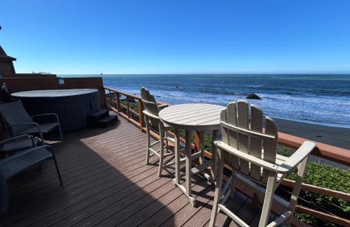 Smith River House | Oceanfront Cabin 9 With Jacuzzi & Awesome Views