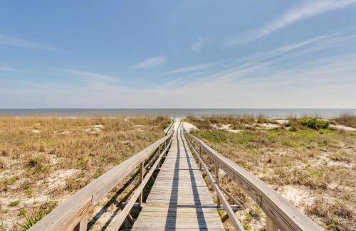 Oceanmarsh Subdivision Apartment | Oceanfront Condo in Harbor Island Community!