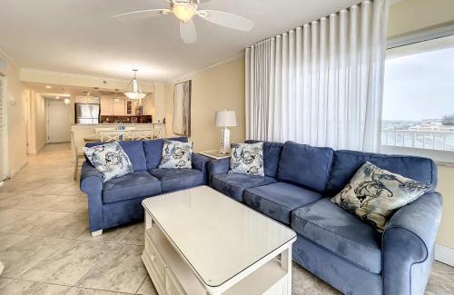 Indian Shores House | Oceanfront Condo Sleeps 6 Walk To Beach Pool
