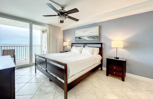 Indian Shores House | Oceanfront Condo Sleeps 6 Walk To Beach Pool