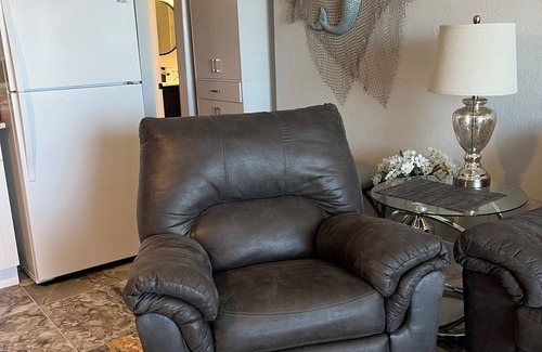 Davis Condo | Oceanfront paradise.