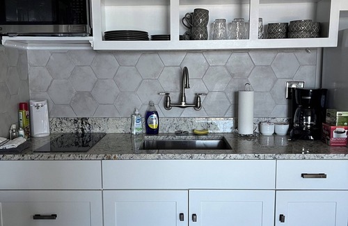 Davis Condo | Oceanfront paradise.