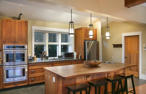 Ucluelet House | OCEANFRONT PROPERTY - Black Rock Beach House