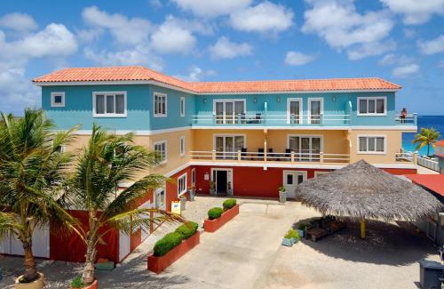 Kralendijk Apartment | Oceanfront Tarpon at Den Laman