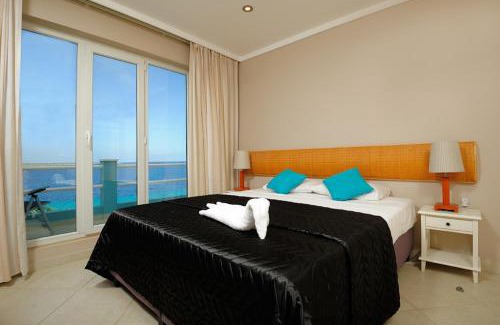 Kralendijk Apartment | Oceanfront Tarpon at Den Laman