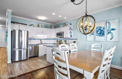 Indian Beach Condo | Oceanfront - The Ocean Club - Sand, Sun & Family Fun - Indian Beach/Emerald Isle