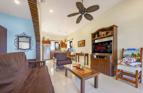 Centro - Supmza 001 Apartment | Oceanside Casita "Xalapa" with a/c and pool 5 min stroll to beach