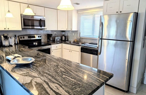 Seven Mile Beach Condo | Oceanview renovated 2BR 2BA Sunset Cove condo 7 Mile Beach No daily resort fees